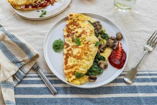 spinach & Mushroom Omelette with Original Relish